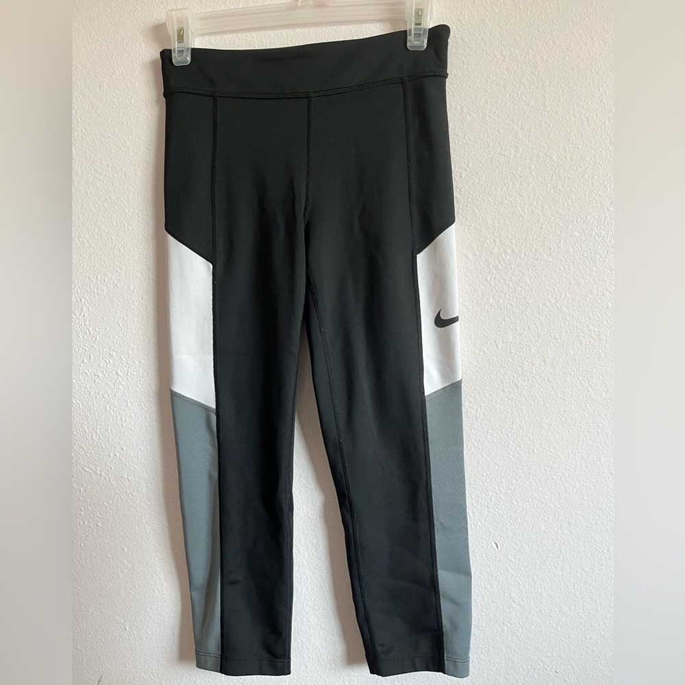 Nike capri leggings